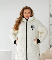 Женская куртка зимняя из плащевки Лаке на синтепоне 250 с капюшоном молочная