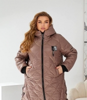 Женская куртка зимняя из плащевки Лаке на синтепоне 250 с капюшоном цвета мокко