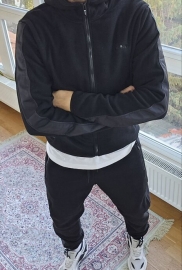 Спортивний костюм Спортивний костюм