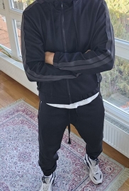 Спортивний костюм Спортивний костюм