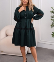 Платье женское миди свободного кроя из еврокостюмки с кружевными вставками и пуговицами осеннее зимнее