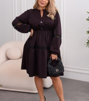 Платье женское миди свободного кроя из еврокостюмки с кружевными вставками и пуговицами осеннее зимнее шоколадное