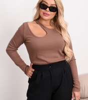 Лонгслив женский осенне-зимний из рубчика с асимметричным вырезом кофейный облегающий базовый