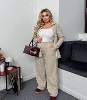 Костюм-двойка женский осенне-зимний из мягкой двусторонней ангоры: кофта-зипка и прямые брюки бежевый