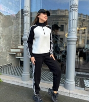 Спортивный костюм женский из трехнитки на флисе с контрастными вставками и манжетами осенний зимний