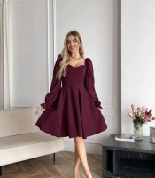 Платье женское из костюмной ткани с вырезом под декольте расклешенное осеннее зимнее