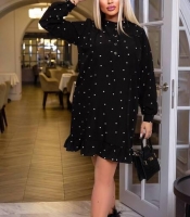 Платье женское свободного кроя из софта с декоративным принтом осенне-зимнее