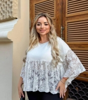 Блуза женская свободного кроя из кулира с кружевной вставкой осенний зимний