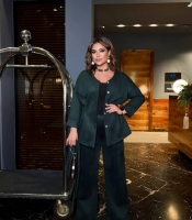 Костюм-двойка женский из замши на дайвинге блуза на пуговицах с поясом и пряжкой и брюки прямые повседневный осенний