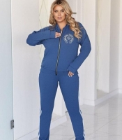 Спортивный костюм-двойка женский из двунитки бомбер на молнии с воротником-стойкой и зауженные штаны с высокой посадкой с карманами лампасами аппликацией и стразами демисезонный