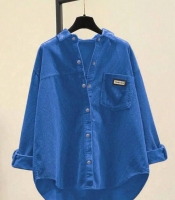 Рубашка женская из микровельвета удлиненная оверсайз на пуговицах с нагрудным карманом осенне-зимняя