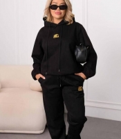 Спортивный костюм-двойка женский из замши и дайвинга с худи и джоггерами с вышивкой оверсайз демисезонный