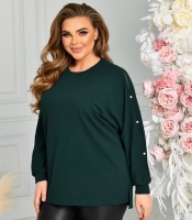 Туника женская креп-стретч оверсайз летучая мышь с декоративными прорезями на рукавах и акцентным декором демисезонная