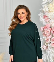 Туника женская креп-стретч оверсайз летучая мышь с декоративными прорезями на рукавах и акцентным декором демисезонная