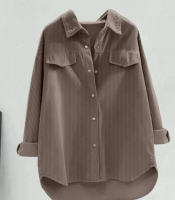 Рубашка женская хлопковая вельветовая оверсайз удлиненная с накладными карманами на пуговицах весенняя