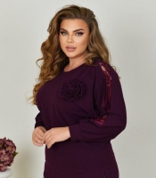 Туника женская из креп-стретча свободного прямого кроя асимметричная с разрезами с круглым вырезом с рукавом три четверти со съемным декором с пайетками