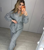 Костюм женский из двусторонней ангоры: блуза на запах с поясом и широкие брюки большие размеры весенний