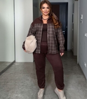 Костюм женский из замши двойка: рубашка-жакет в клетку и джогеры с высокой посадкой на резинке весенний