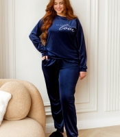 Домашний костюм-двойка женский велюровый с принтом надпись: свитшот реглан и брюки-джоггеры на резинке весенний