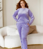 Домашний костюм-двойка женский велюровый хлопковый: свитшот реглан с принтом надпись и брюки-джоггеры на резинке с карманами весенний