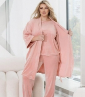 Домашний костюм-тройка женский из велюра: халат с поясом, футболка и брюки весенний