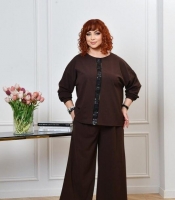 Костюм-двойка женский из крепа-стретч: туника свободного кроя с декоративной вертикальной планкой и брюки палаццо весенний