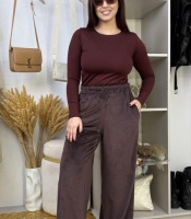 Брюки женские велюровые палаццо на резинке с карманами свободного кроя утепленные зимние