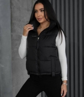 Жилет женский из водоотталкивающей плащевки с эко пухом дутая модель с высоким воротником на молнии с карманами короткий