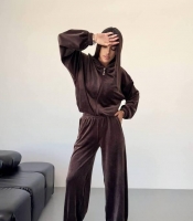 Костюм-тройка женский из велюра с кофтой на молнии: кофта топ и широкие брюки демисезонный