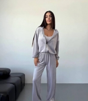 Костюм-тройка женский из велюра с кофтой на молнии: кофта топ и широкие брюки демисезонный