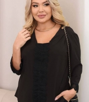 Блуза женская из софта с кружевной вставкой свободного кроя весенняя