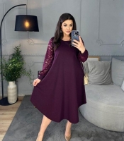 Платье-трапеция женское из креп-стретча с кружевными рукавами нарядное миди весеннее