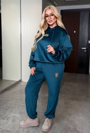 Спортивний костюм Спортивний костюм