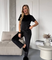 Домашній костюм трійка, який складається З топу, штанів і шортів. Гарна тканина, велика палітра кольорів. Резиночка в подарунок