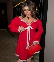 Платье на запах женское коктейльное мини приталенное с кружевной отделкой и поясом весеннее