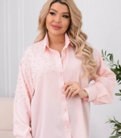 Рубашка женская из софта удлиненная оверсайз на пуговицах с жемчужным декором весенняя