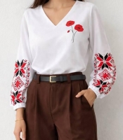 Блуза женская из софта с вышивкой с V образным вырезом с длинными рукавами весенняя