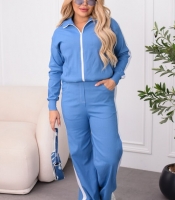 Костюм-двойка женский из джинса бенгалин: олимпийка на молнии и брюки-палаццо с лампасами весенний