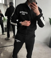 Спортивний костюм