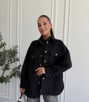Рубашка женская утепленная из шерстяного букле оверсайз с накладными карманами весенняя