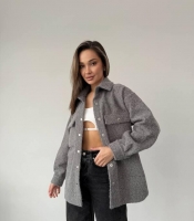Рубашка женская из шерстяного букле весенняя оверсайз утепленная с накладными карманами на пуговицах