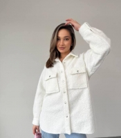 Рубашка женская из шерсти букле удлиненная с накладными карманами весенняя