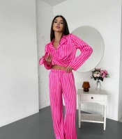 Пижама женская из шелка укороченная рубашка на пуговицах и брюки прямые в полоску демисезонная