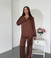 Пижама женская из шелка рубашка на пуговицах и брюки в полоску демисезонная