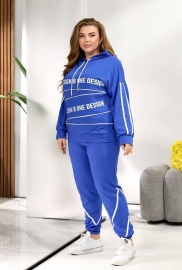 Прогулянковий костюм Прогулянковий костюм