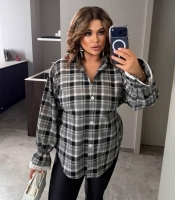 Рубашка женская из хлопкового фланеля в клетку оверсайз удлиненная с акцентными рукавами весенняя