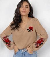 Блуза женская из софта с вышивкой цветы V-образный вырез свободного кроя с длинными рукавами