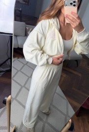 Спортивний костюм Спортивний костюм