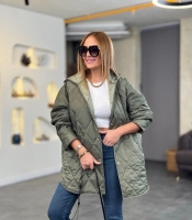 Куртка женская демисезонная стеганая из плащевки удлиненная оверсайз с капюшоном на кнопках с карманами весенняя