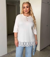 Футболка-туника женская из ангоры удлиненная свободного кроя с кружевной отделкой демисезонная